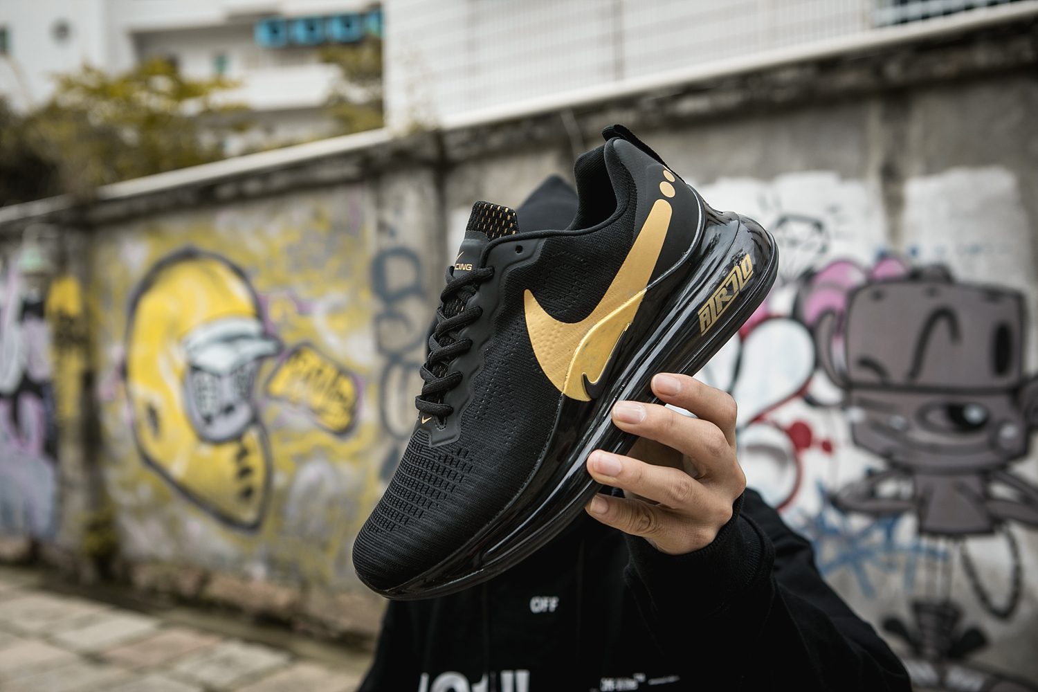 2020 Nike Air Max 720 Black Gold - Click Image to Close